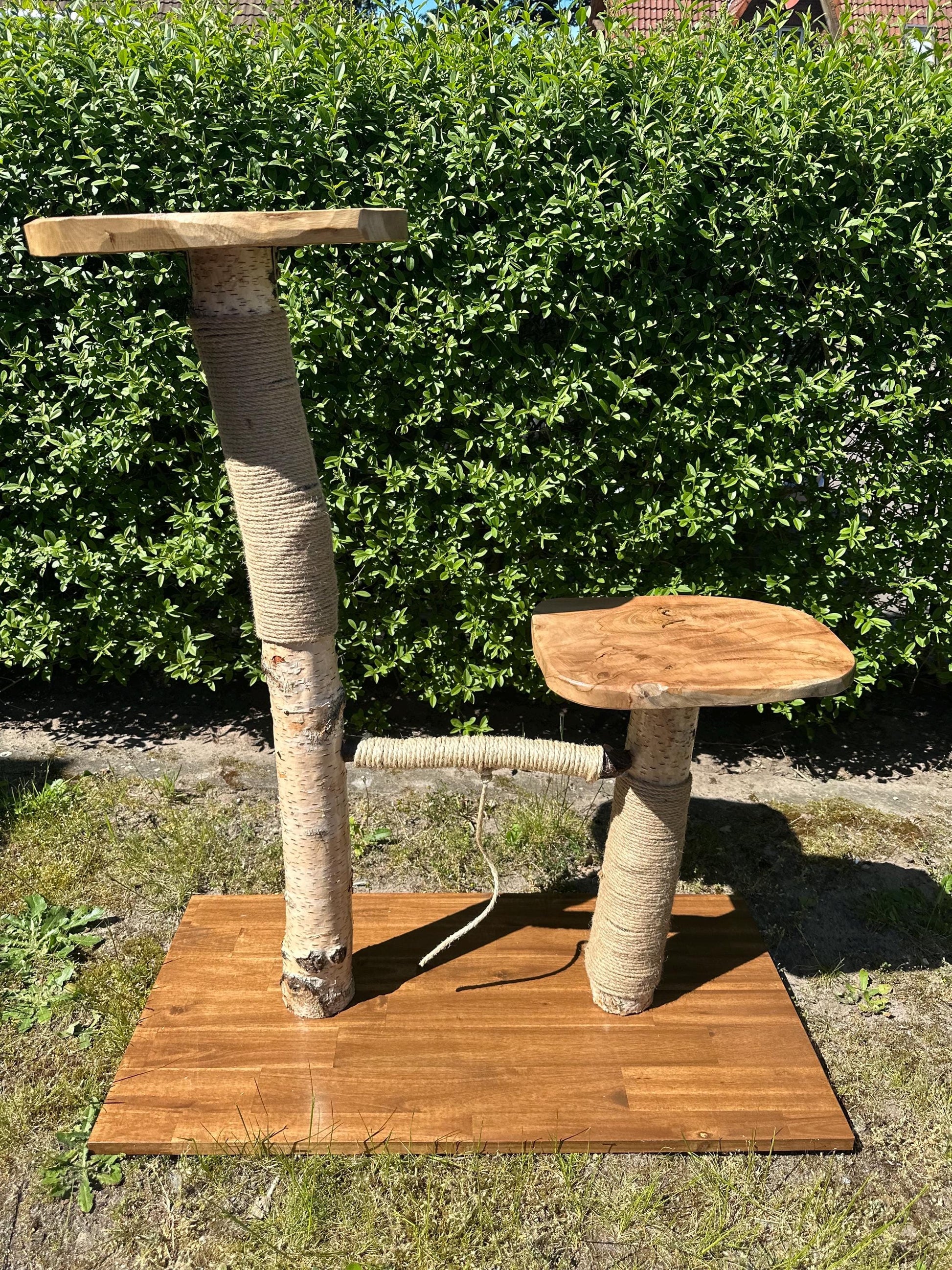 Kratzbaum "Emma" mit 2 Liegeflächen – 80-90 cm hoch – stabil & modern – Katzenmöbel für große u. kleine Katzen – Kratzsäule aus Natur-Sisal